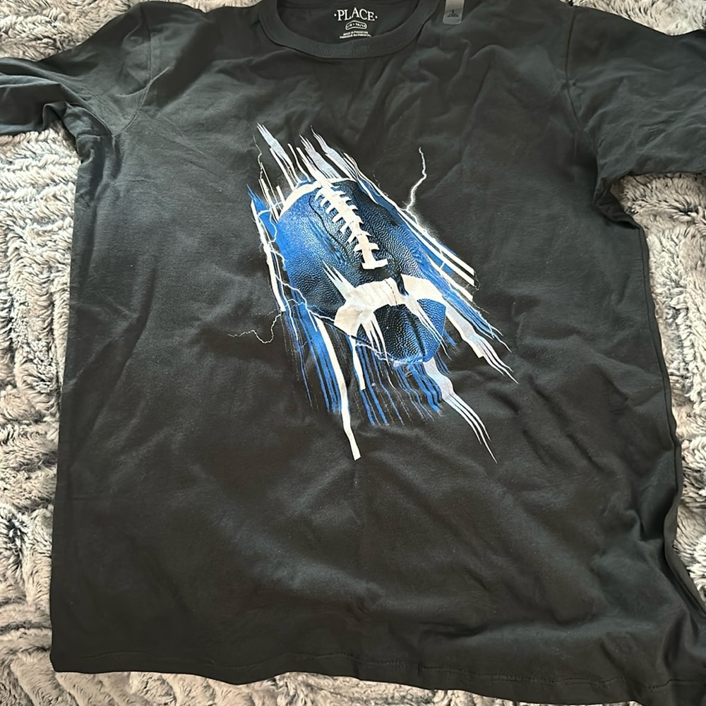 Large 10/12 boys long sleeve shirt never worn.